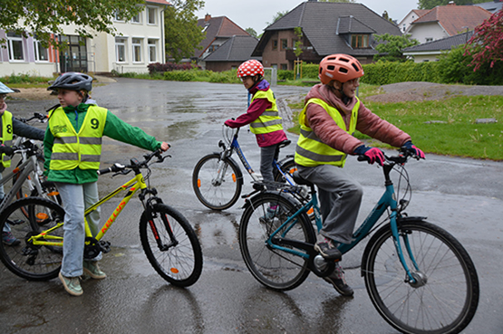 Radfahrtraining der Viertklässler